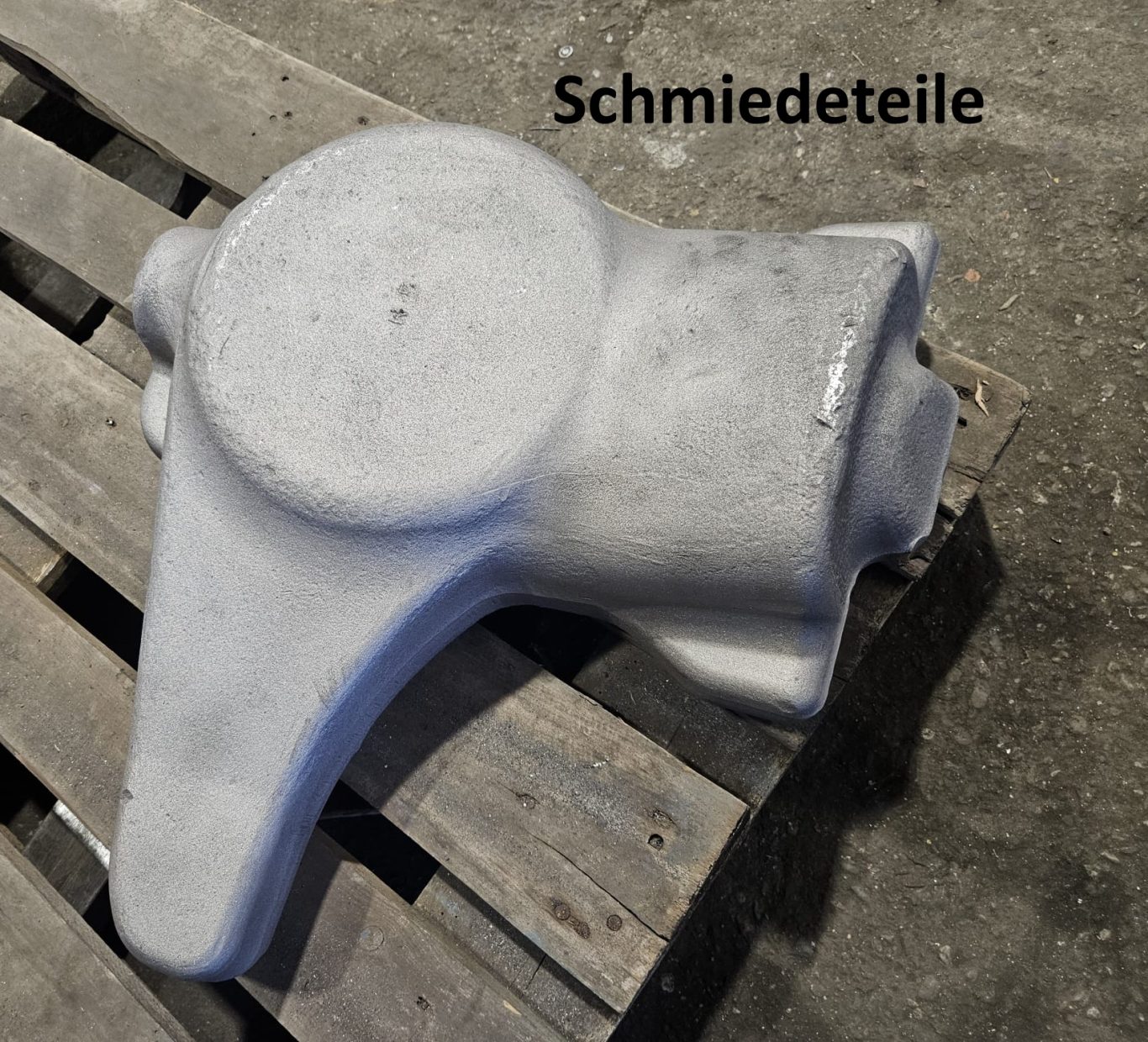 Sandstrahlen von Schmiedeteilen