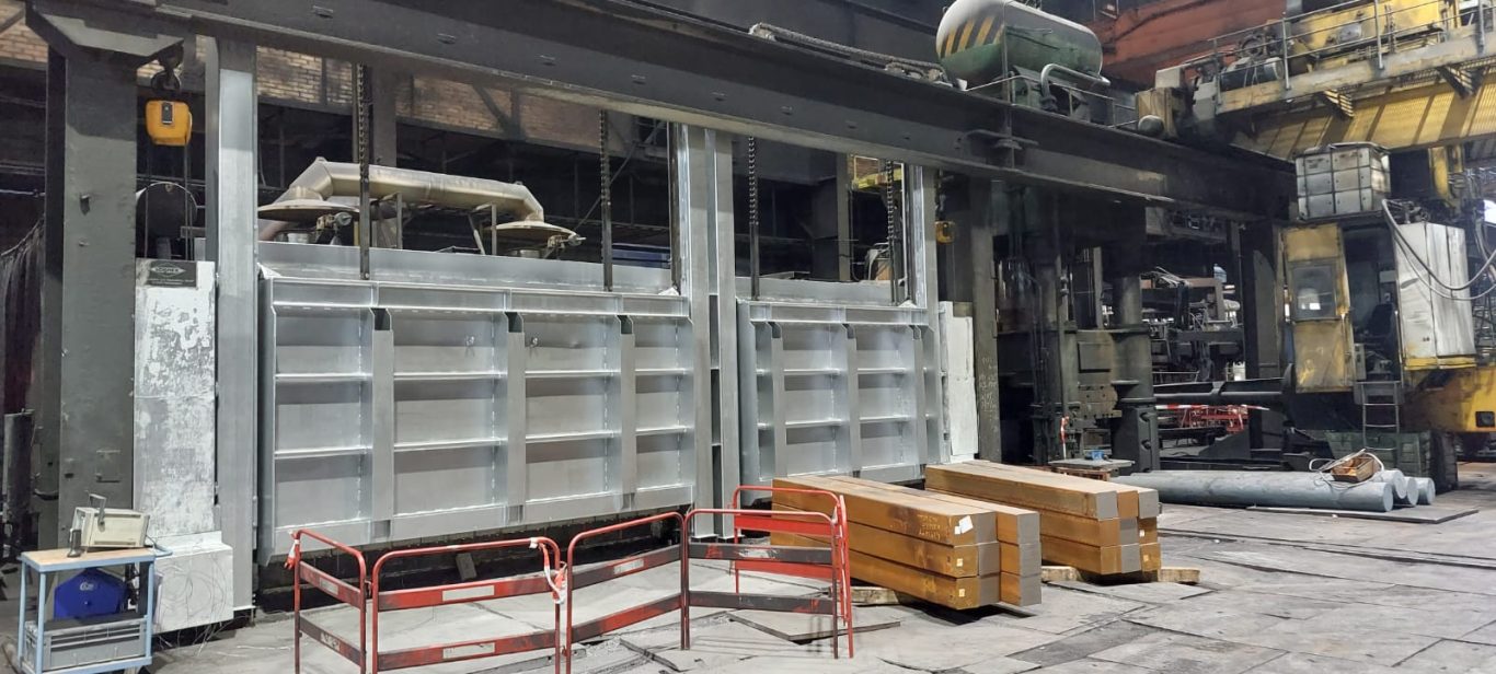 2 Ofentüren für Schmiedeöfen (2,50 m x 4,00 m)