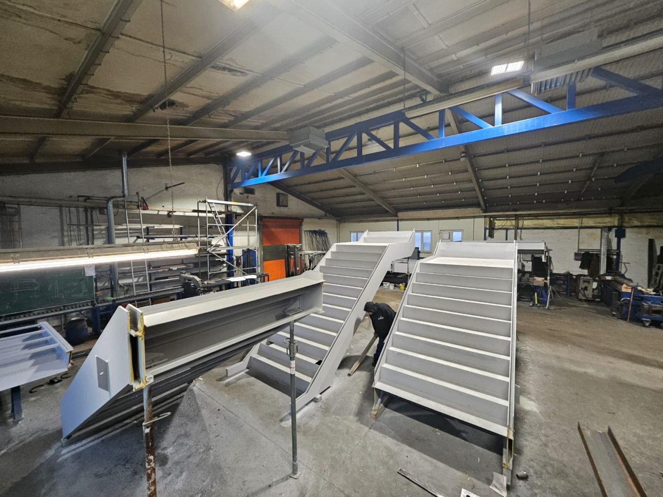 Gerade Treppe aus Stahl S235+S355 Gesamtgewicht ca. 12 t