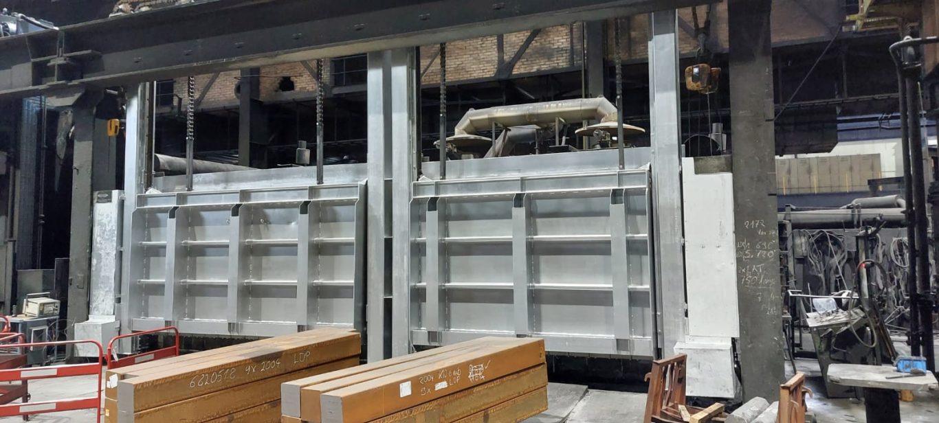 2 Ofentüren für Schmiedeöfen (2,50 m x 4,00 m)